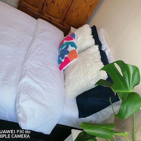 Edinburgh City Center Haymarket Double Room 외부 사진