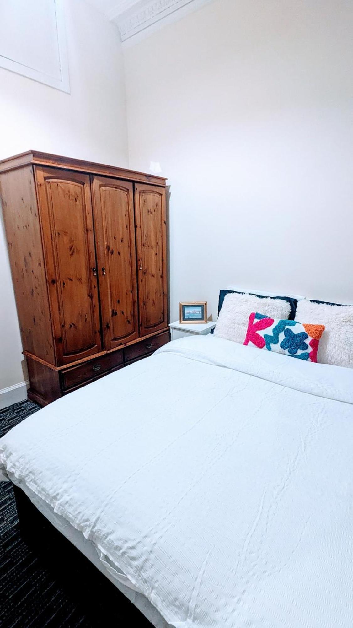 Edinburgh City Center Haymarket Double Room 외부 사진