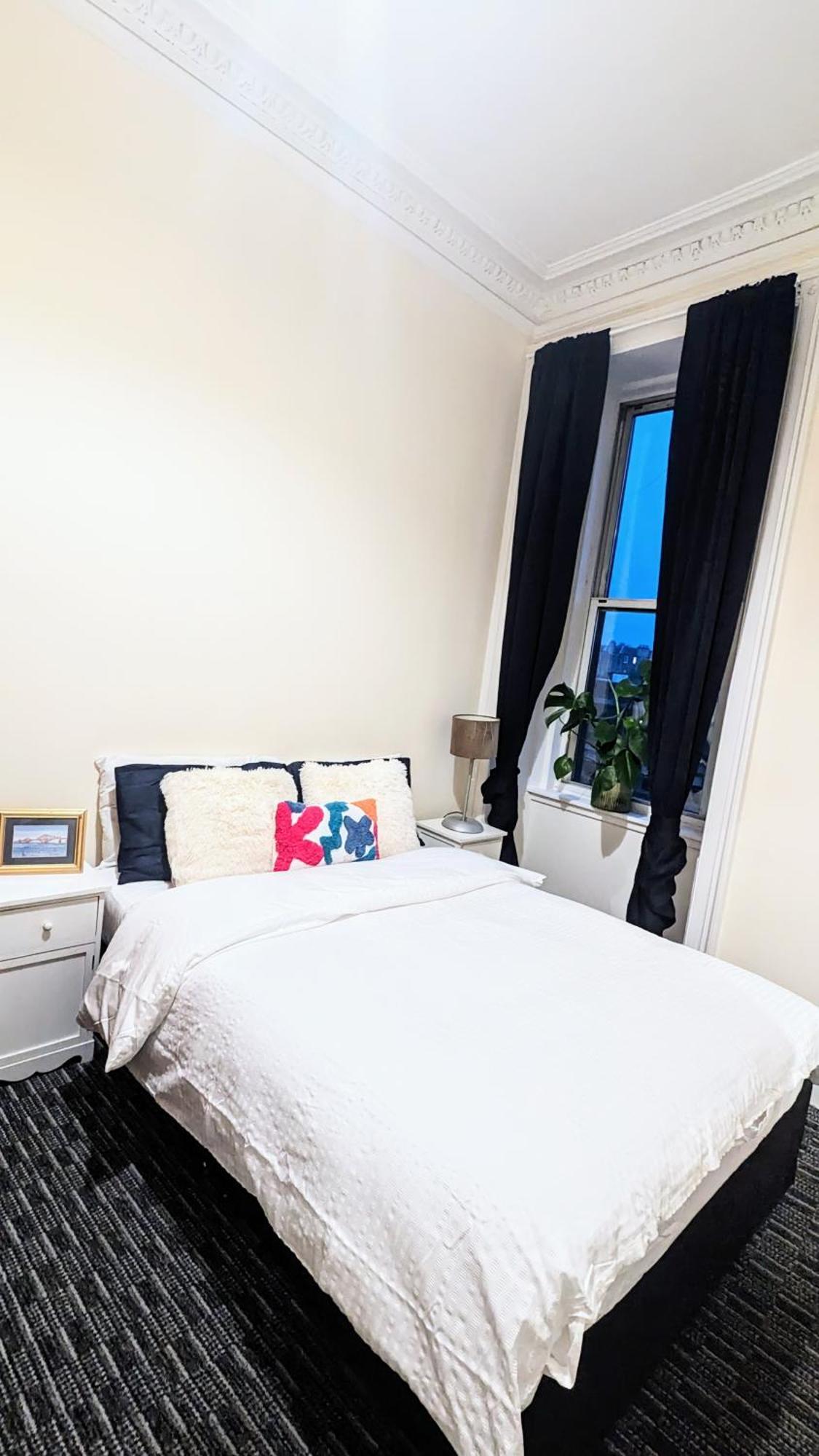 Edinburgh City Center Haymarket Double Room 외부 사진