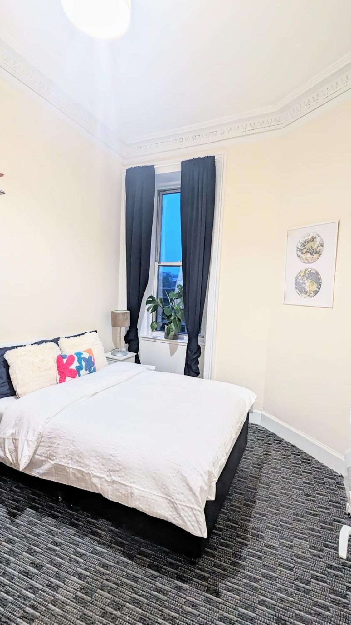 Edinburgh City Center Haymarket Double Room 외부 사진