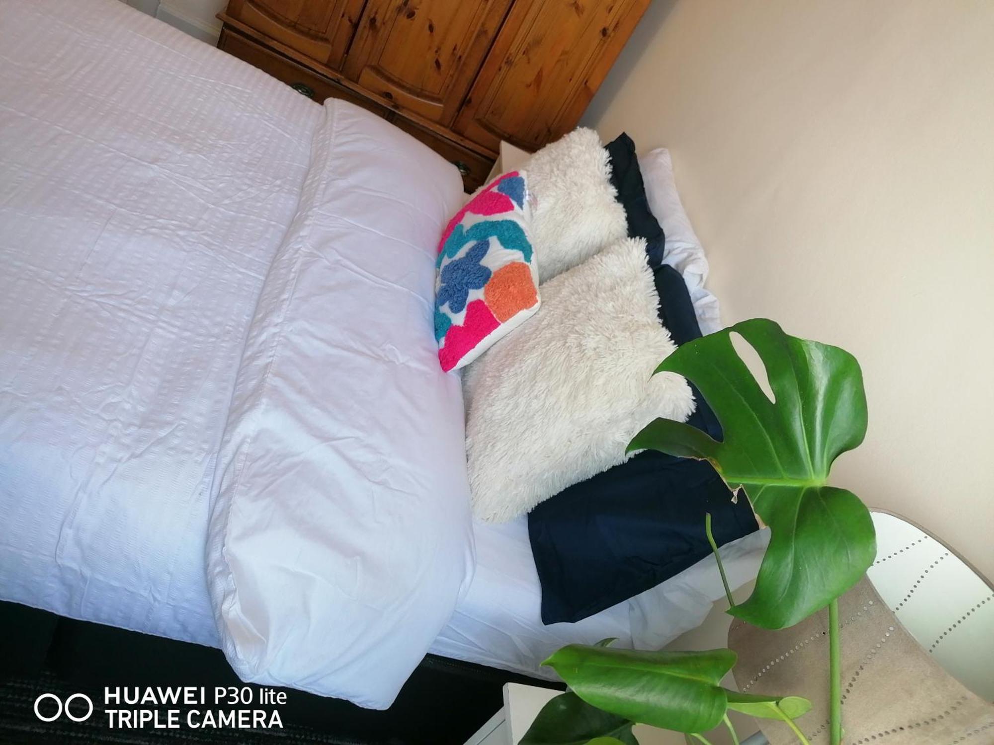 Edinburgh City Center Haymarket Double Room 외부 사진